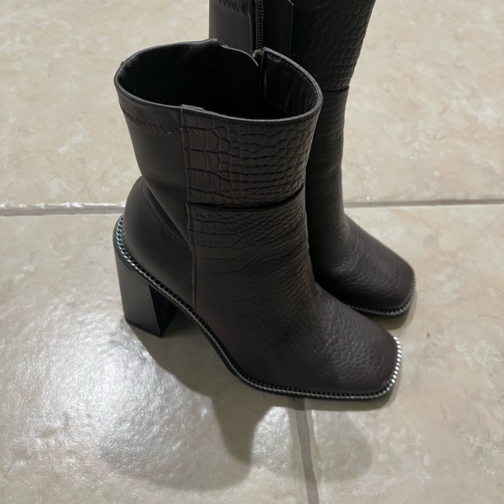Aldo Brown Heeled Boots Classic Style